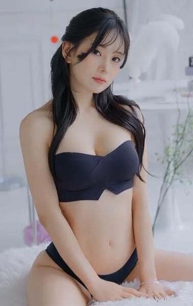 天生的紧身皮裙Lookbook Ai实地考察 Underwear lingerie内衣Lookbook长筒袜内衣直袖传奇模特hee sol